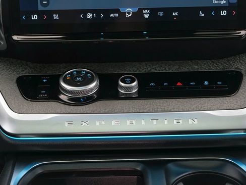 Certified 2025 Ford Expedition Tremor AWD/4WD image 24