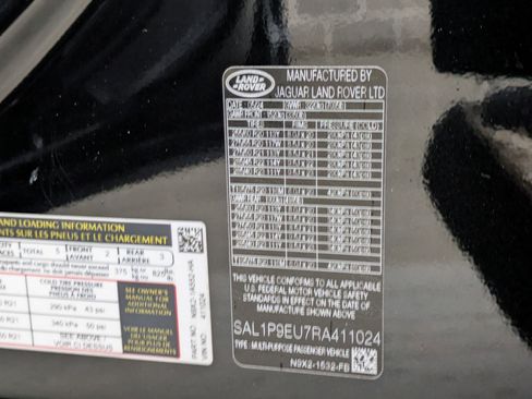 Used 2024 Land Rover Range Rover Sport SE AWD/4WD image 32