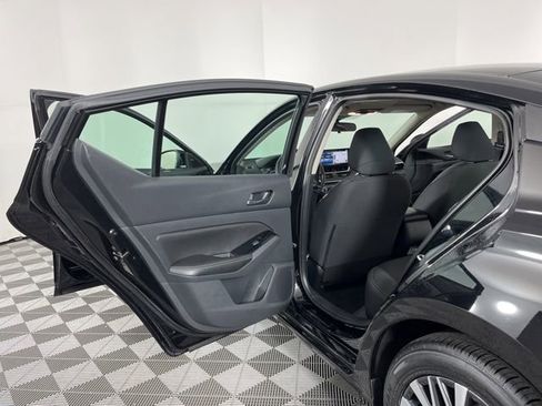 Used 2023 Nissan Altima 2.5 SV w/ SV Premium Package FWD image 42