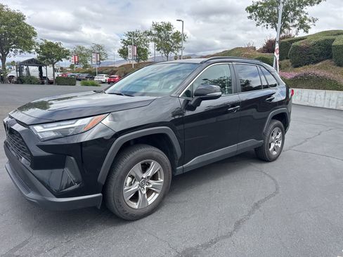 Used 2025 Toyota RAV4 XLE FWD image 3