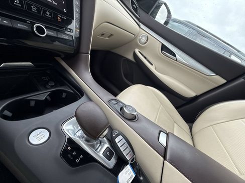 Used 2019 INFINITI QX50 Essential w/ Sensory Package AWD/4WD image 22