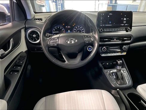 Certified 2023 Hyundai Kona SEL w/ Convenience Package image 18