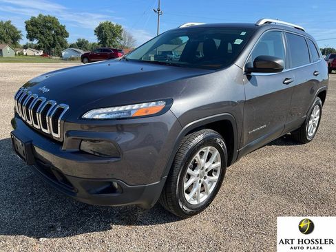 Used 2015 Jeep Cherokee Latitude w/ Cold Weather Group AWD/4WD image 1