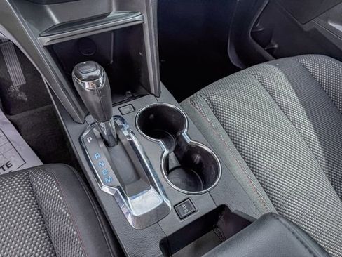 Used 2017 Chevrolet Equinox LT w/ Convenience Package image 18