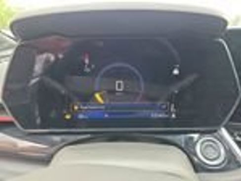 Used 2025 Chevrolet Trax RS w/ Sunroof Package FWD image 3