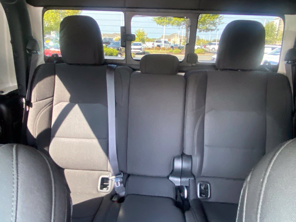 Used 2023 Jeep Gladiator Sport AWD/4WD image 40