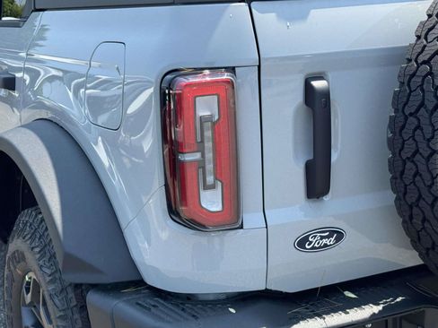 New 2026 Ford Bronco Badlands AWD/4WD image 9
