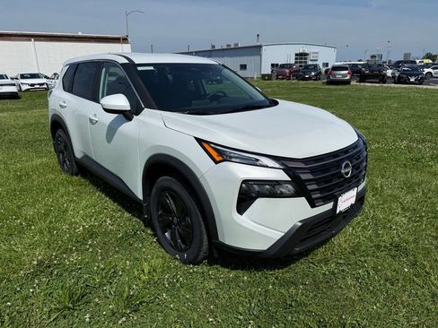 New 2026 Nissan Rogue SV AWD/4WD image 3