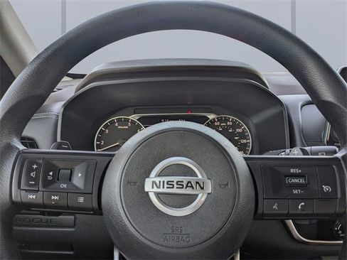 Used 2021 Nissan Rogue S image 29