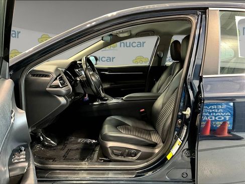 Used 2020 Toyota Camry SE image 11