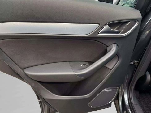 Used 2018 Audi Q3 2.0T Premium Plus w/ Premium Plus Package image 17