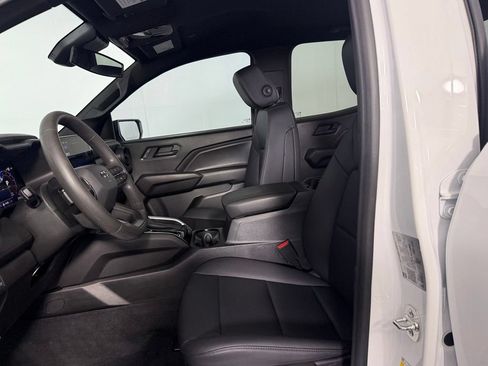 Used 2024 Chevrolet Colorado Trail Boss w/ Advanced Trailering Package AWD/4WD image 20