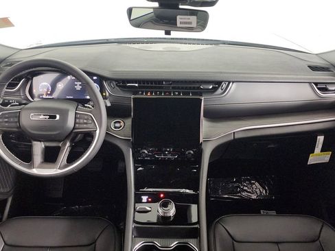 New 2025 Jeep Grand Cherokee Limited w/ Trailer Tow Package image 30