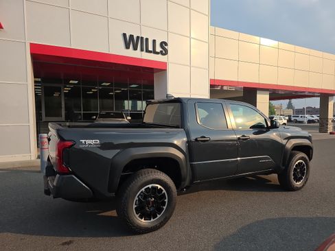 Used 2026 Toyota Tacoma TRD Off-Road AWD/4WD image 7