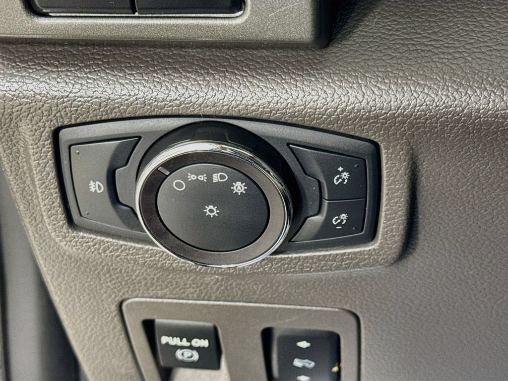 Used 2018 Ford Expedition Max XLT w/ Equipment Group 202A RWD image 15
