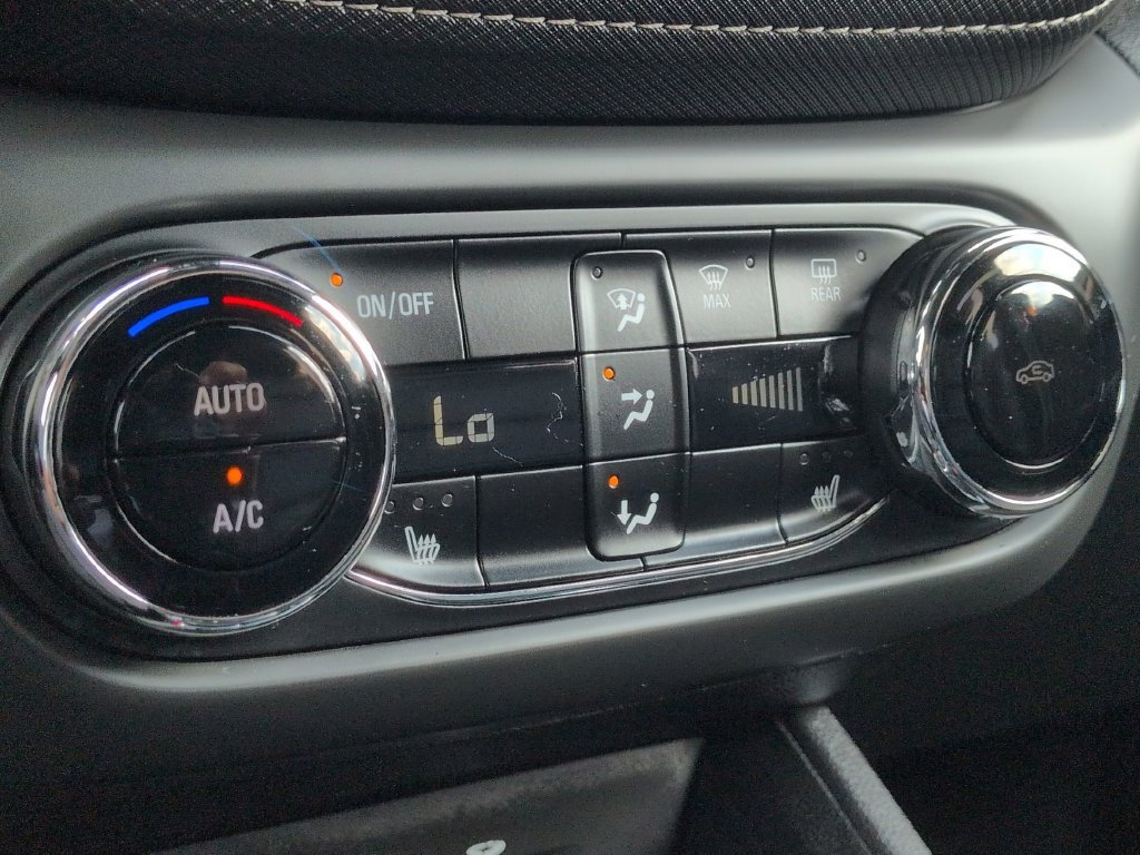 Certified 2023 Chevrolet TrailBlazer ACTIV w/ Sun and Liftgate Package AWD/4WD image 32