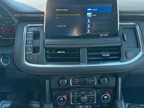 Used 2021 Chevrolet Suburban RST w/ Luxury Package image 29