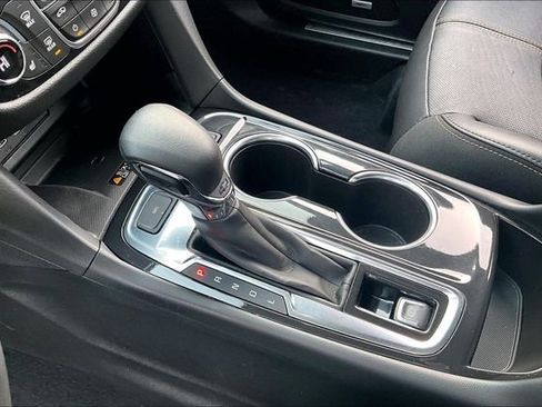 Used 2022 Chevrolet Equinox Premier image 18