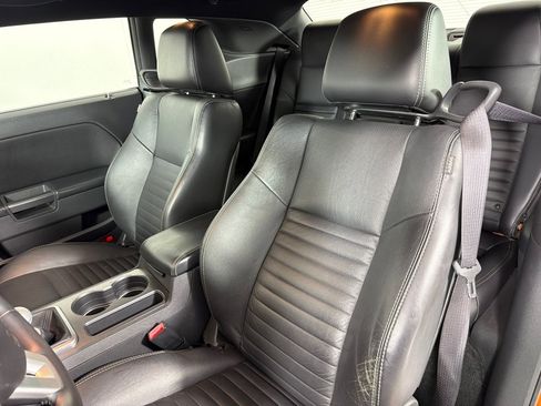 Used 2011 Dodge Challenger R/T RWD image 13