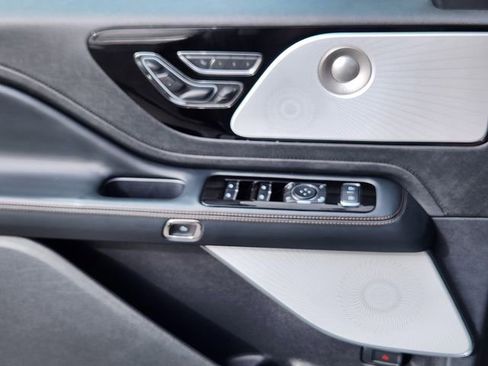 New 2025 Lincoln Aviator Reserve w/ Equipment Group 201A AWD/4WD image 9