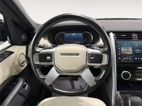 Used 2023 Land Rover Discovery Metropolitan Edition image 12
