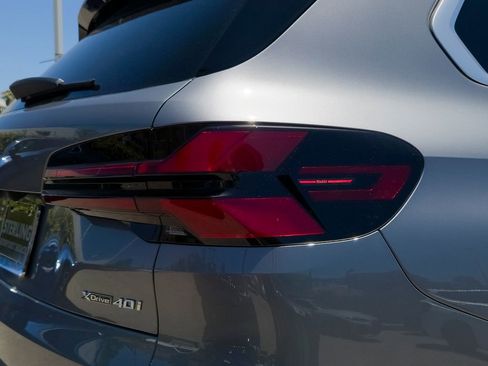 New 2026 BMW X5 xDrive40i w/ Parking Assistance Package AWD/4WD image 4
