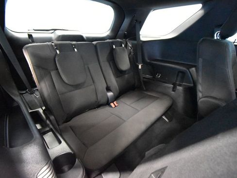 Used 2020 Ford Explorer XLT image 26