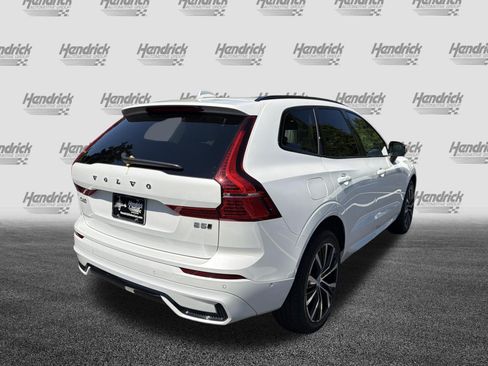Certified 2024 Volvo XC60 B5 Plus AWD/4WD image 10