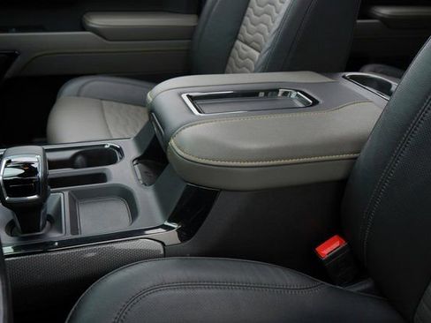 Used 2022 Chevrolet Silverado 1500 ZR2 w/ Technology Package image 32