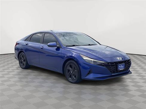 Used 2022 Hyundai Elantra SEL FWD image 5