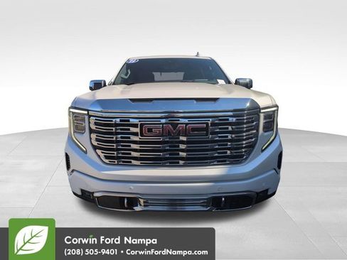 Used 2023 GMC Sierra 1500 Denali w/ Denali Reserve Package AWD/4WD image 8