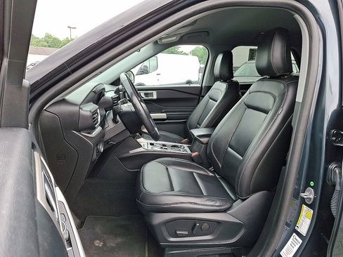 Certified 2023 Ford Explorer XLT w/ Equipment Group 202A AWD/4WD image 11