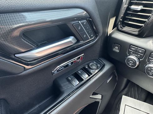 Used 2023 GMC Sierra 1500 AT4 w/ AT4 Premium Package AWD/4WD image 32