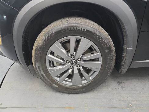 Used 2024 Nissan Pathfinder SV w/ SV Premium Package image 12