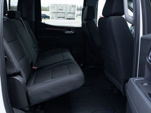 New 2026 GMC Sierra 1500 SLE image 32