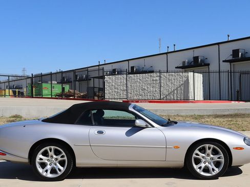 Used 2004 Jaguar XK8 Convertible image 43