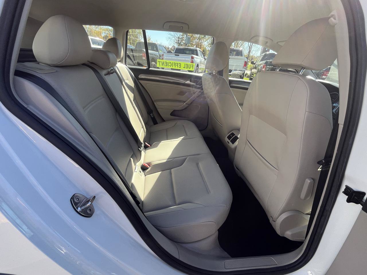Used 2017 Volkswagen Golf Alltrack SEL AWD/4WD image 16