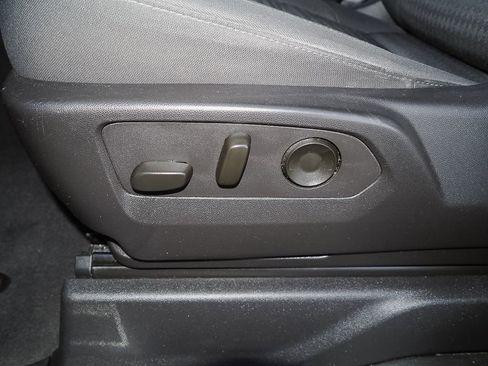 Certified 2022 Chevrolet Silverado 1500 LT image 24