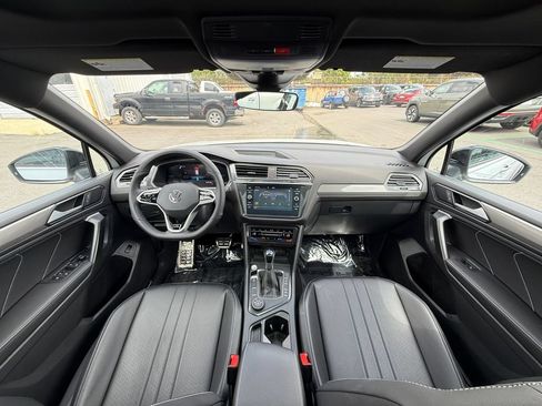 Used 2024 Volkswagen Tiguan SE R-Line AWD/4WD image 22