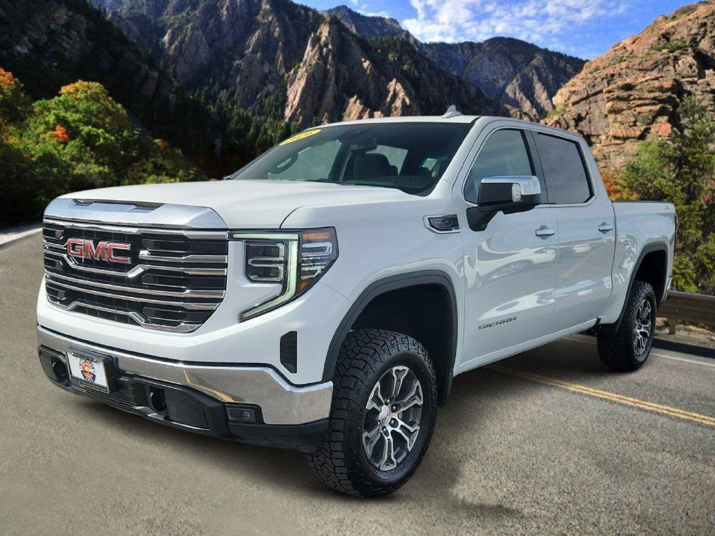 Used 2026 GMC Sierra 1500 SLT AWD/4WD image 5
