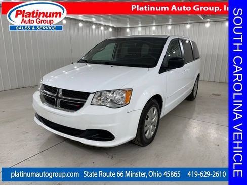 Used 2017 Dodge Grand Caravan SE FWD image 1
