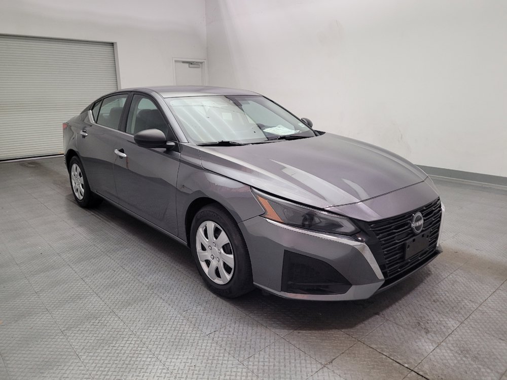 Used 2025 Nissan Altima 2.5 S FWD image 13