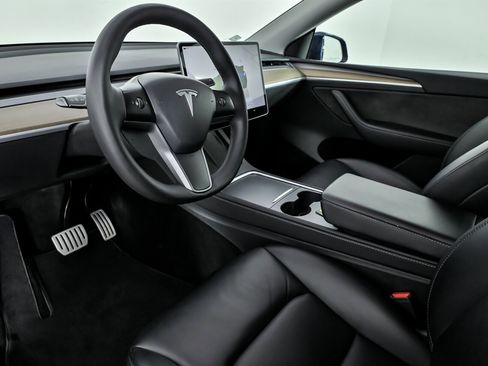 Used 2023 Tesla Model Y Performance image 19