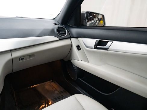 Used 2014 Mercedes-Benz C 250 Sedan image 10