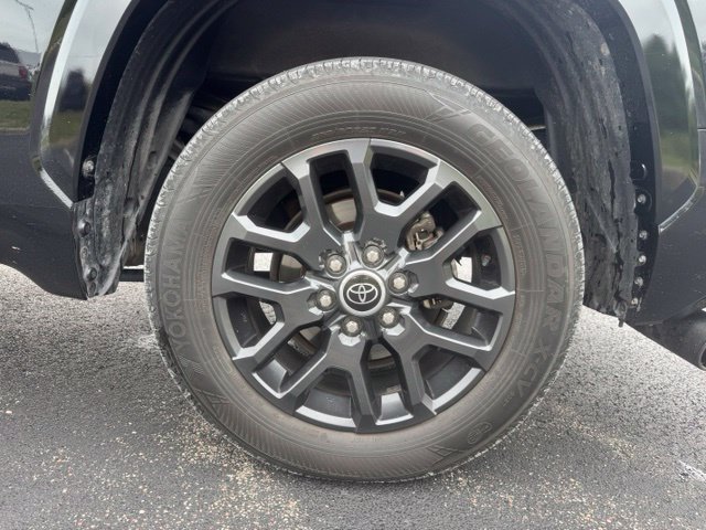 Used 2023 Toyota Tundra Platinum w/ Advanced Package AWD/4WD image 11