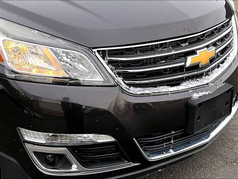 Used 2017 Chevrolet Traverse LT w/ Style and Technology Package image 28