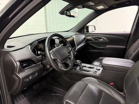 Used 2023 Chevrolet Traverse Premier w/ Redline Edition AWD/4WD image 12
