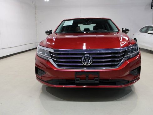 Used 2022 Volkswagen Passat 2.0T image 10