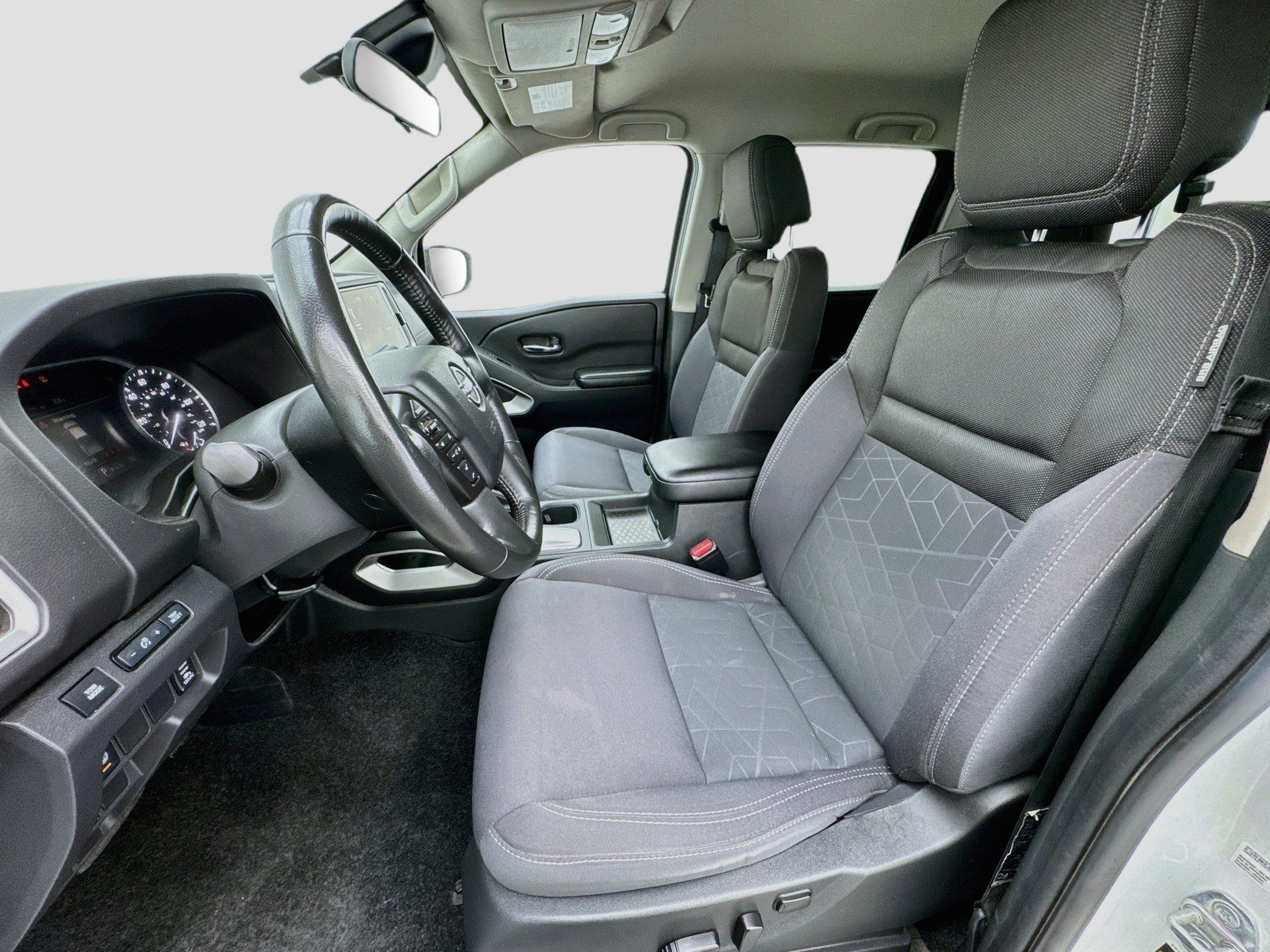 Used 2025 Nissan Frontier SV w/ SV Convenience Package RWD image 13