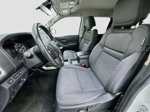 Used 2025 Nissan Frontier SV w/ SV Convenience Package RWD image 13